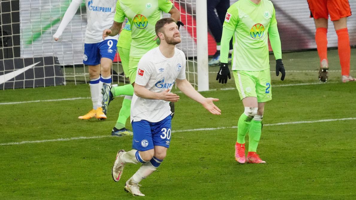 Remise dans l’axe, tête en retrait: l’autobut gag de Mustafi avec Schalke 04 (vidéo)