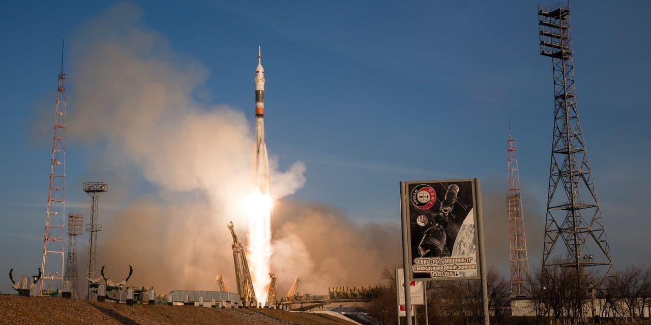 Le lancement d'une fusée russe Soyouz avec 38 satellites étrangers reporté à dimanche
