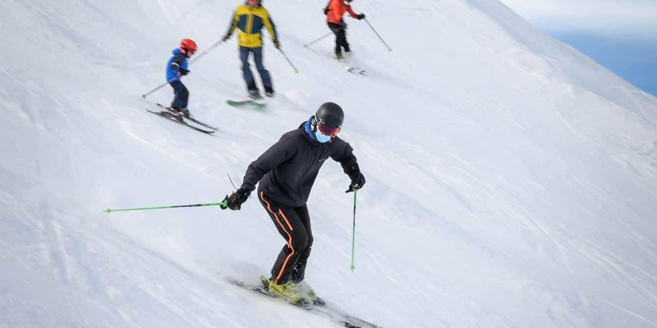 Pourrons-nous skier dans les stations françaises cet hiver? "Il n'y a pas de risque à réserver"