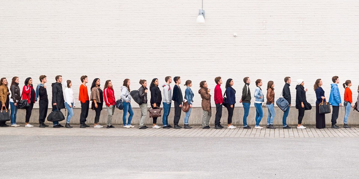 Youth after a year of Corona: queuing in front of the job market